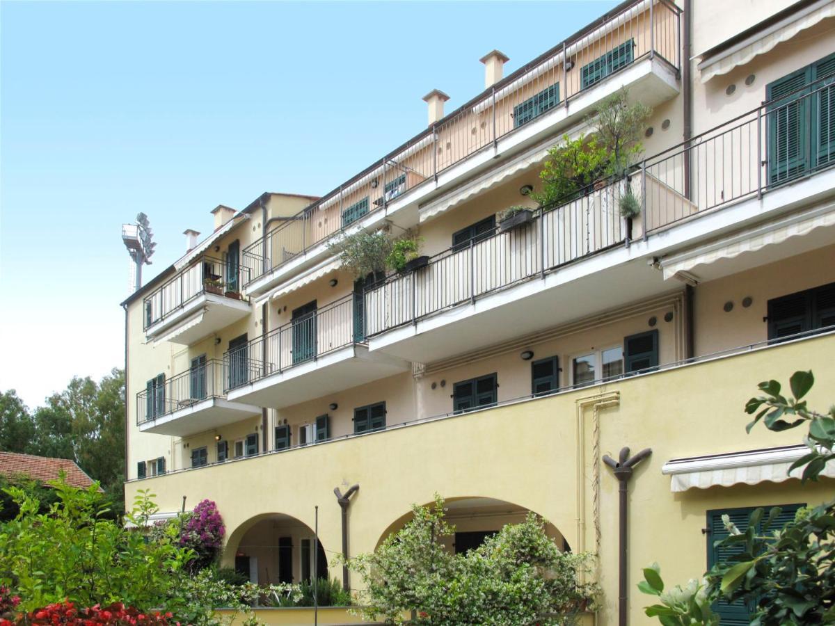 Appartamento Locazione Turistica Cala Azzurra - IMP312 Imperia Esterno foto